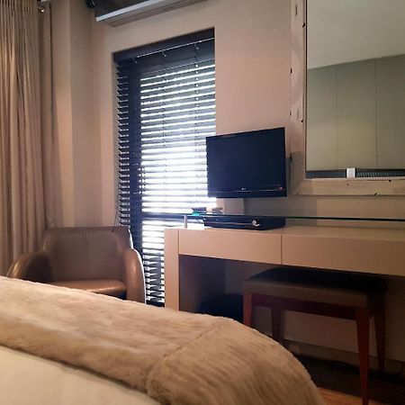 Weom Apartments Сандтон Екстер'єр фото