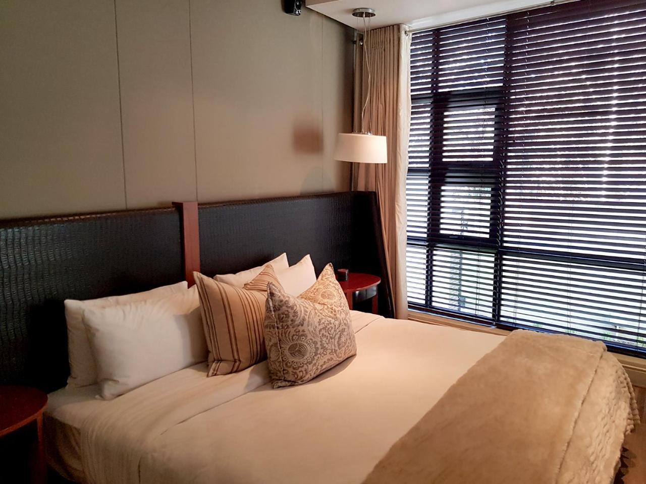 Weom Apartments Сандтон Екстер'єр фото
